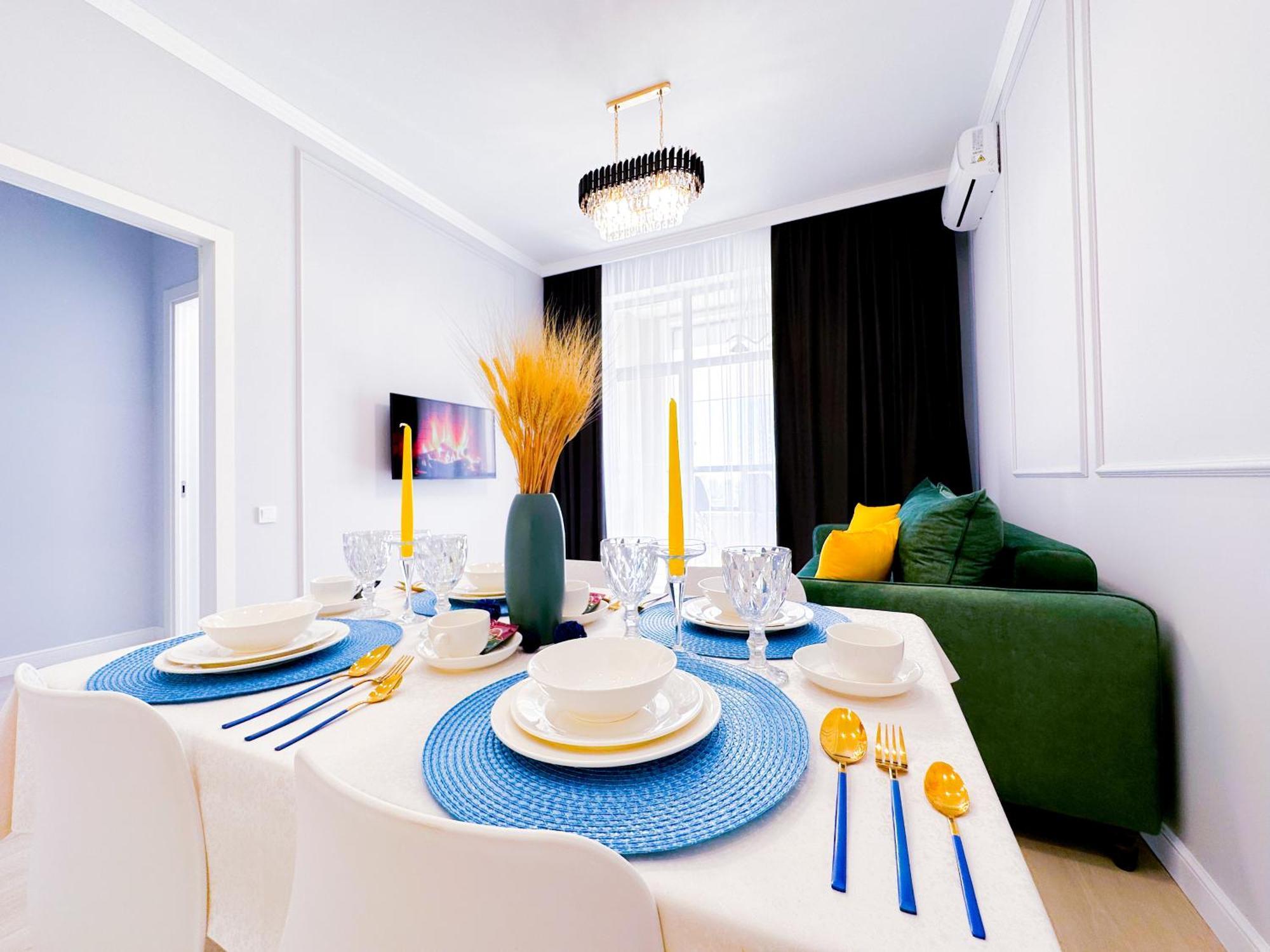 Apartment 2 Bedroom New Luxe центр города рядом с шатыр кардиохирургия